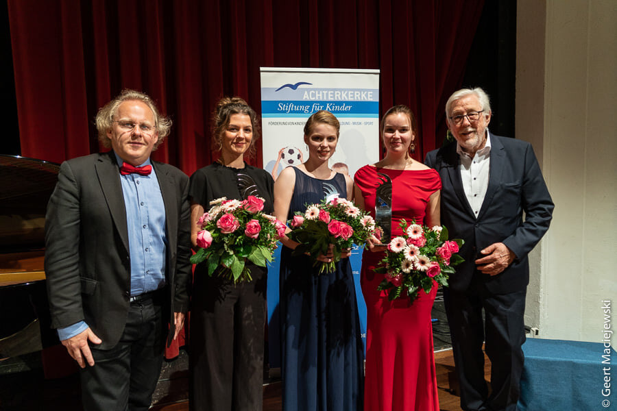 Annabell Hertrampf, Karolin Uhr und Emilia Ebert (ohne Bild) 1. Preis Achterkere-Musikpreis 2019 (Usedom)